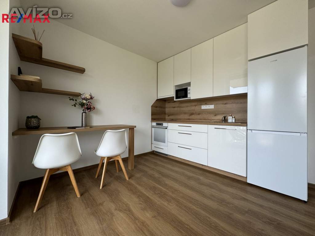 Pronájem nového vybaveného bytu 1+kk, 27,3 m² + komora a parkovací stání, Camilla Sitteho, Olomouc