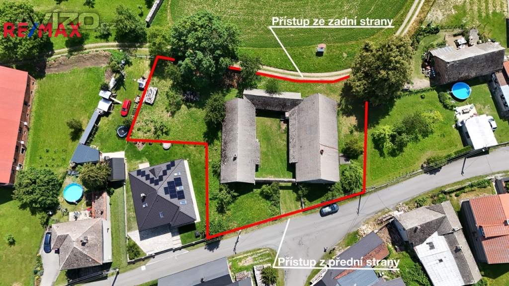 Prodej venkovského stavení s rozsáhlým pozemky 2 014 m² v obci Spálov