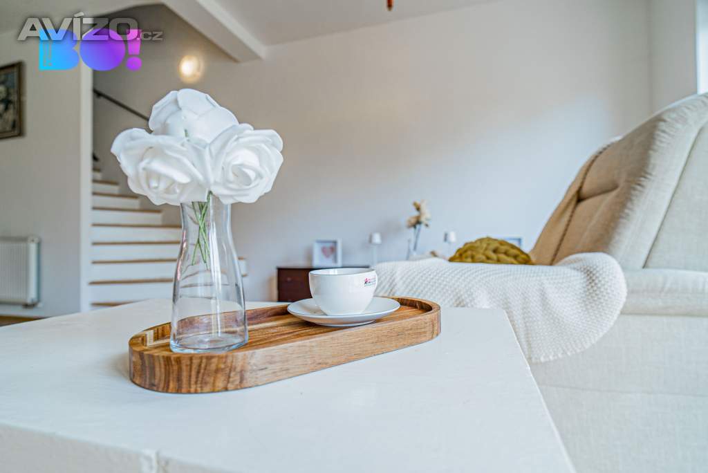 Foto inzerátu Prodej řadového rodinného domu 5+kk se zahradou a dvougaráží, Praha 8 - Staré Ďáblice