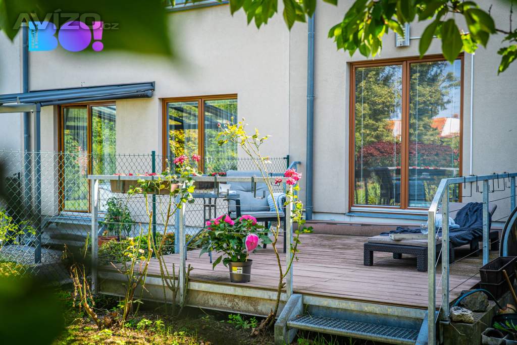 Foto inzerátu Prodej řadového rodinného domu 5+kk se zahradou a dvougaráží, Praha 8 - Staré Ďáblice