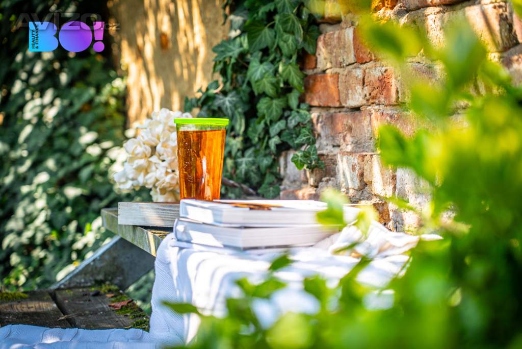 Foto inzerátu Prodej řadového rodinného domu 5+kk se zahradou a dvougaráží, Praha 8 - Staré Ďáblice