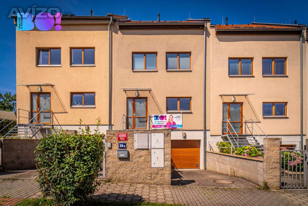 Foto inzerátu Prodej řadového rodinného domu 5+kk se zahradou a dvougaráží, Praha 8 - Staré Ďáblice