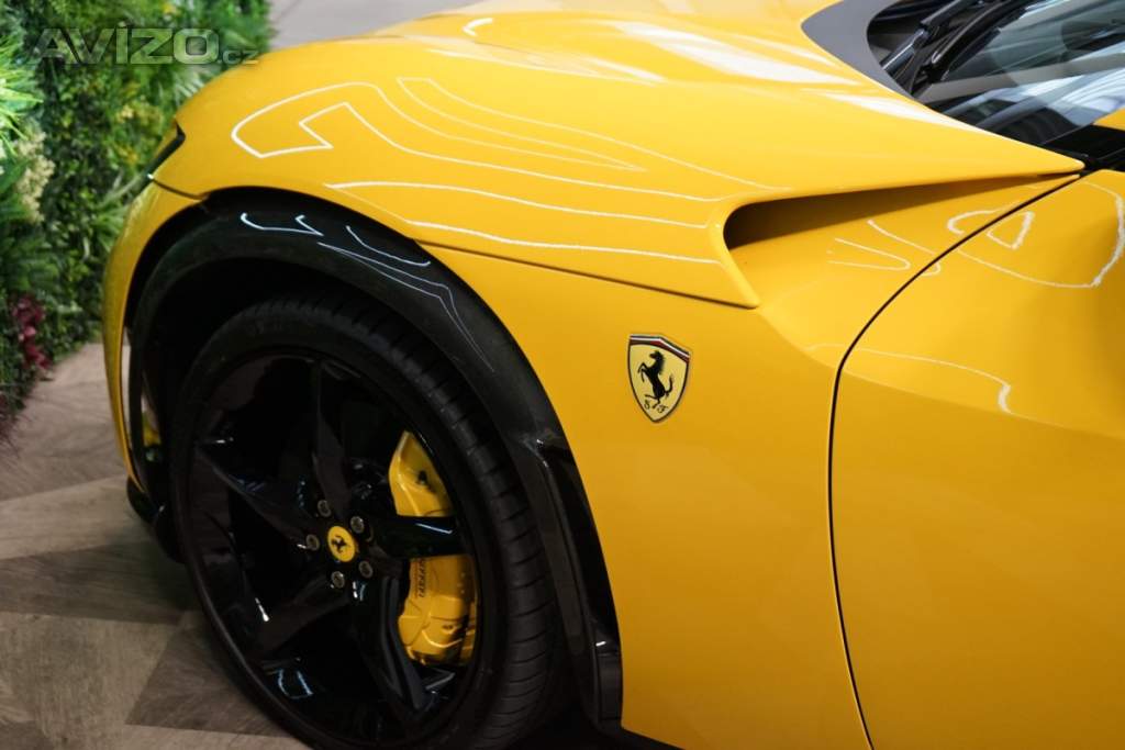 Foto inzerátu Ferrari Purosangue CARBON*LIFT*GIALLO MODENA*