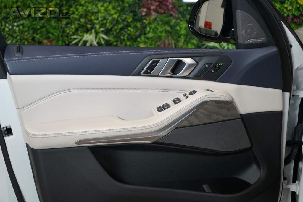 Foto inzerátu BMW X5 M50d*xDRIVE*VZDUCH*MASÁŽ*360*H