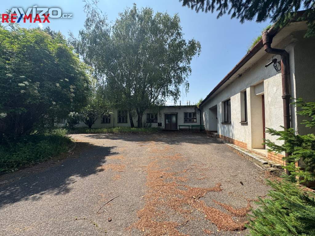 Prodej komerční budovy cca 662 m² s pozemky 4428 m², Kunovice