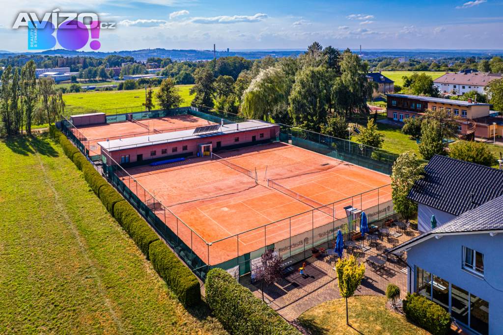 Foto inzerátu Prodej komerčního objektu s restaurací s 4 tenisovými kurty a 5 byty