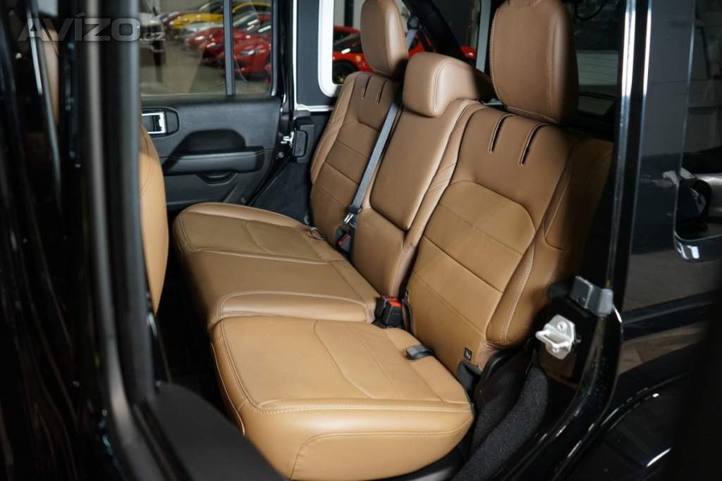 Foto inzerátu Jeep Wrangler UNLIMITED*SAHARA*4Xe*HYBRID*CZ