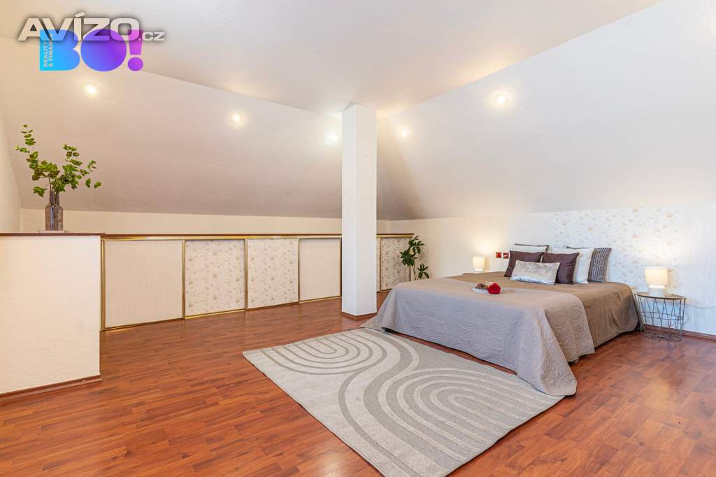 Foto inzerátu Prodej rodinného domu 5+1, Nechanice, okres Hradec Králové