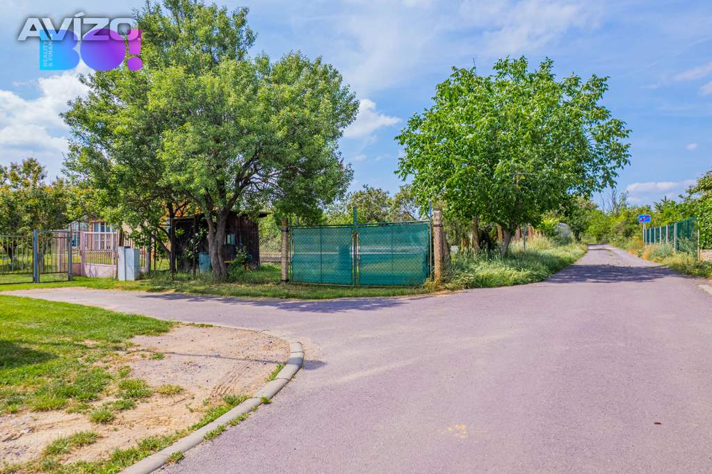 Foto inzerátu Prodej stavebního pozemku, 1021 m², Dobšice, okres Znojmo