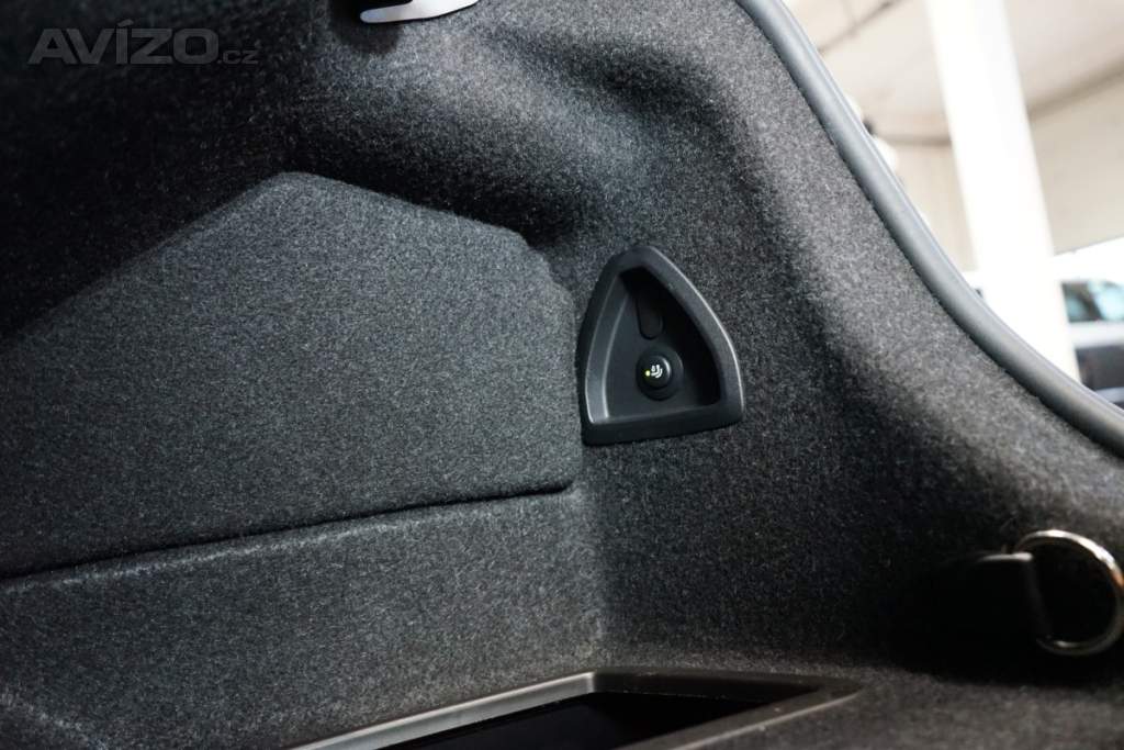 Foto inzerátu BMW 20d*xDRIVE*TAŽ*HUD*H/K*360*SER