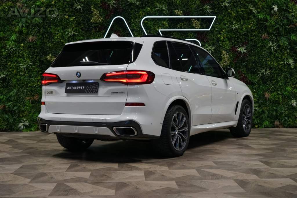 Foto inzerátu BMW X5 40i*xDRIVE*LED*CAMERA*CARPLAY*