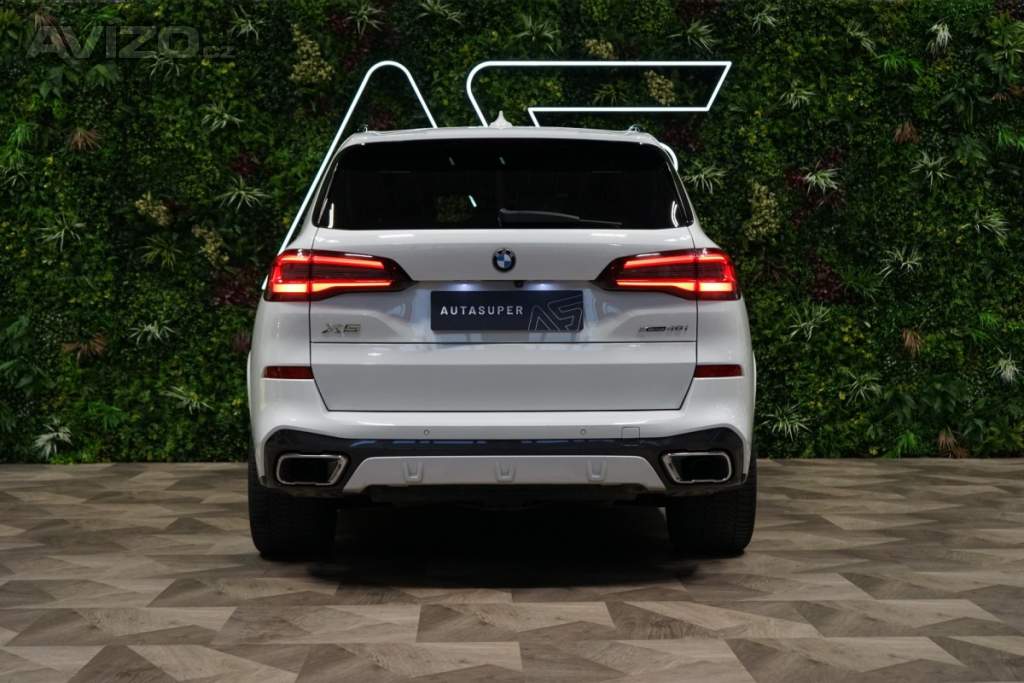 Foto inzerátu BMW X5 40i*xDRIVE*LED*CAMERA*CARPLAY*