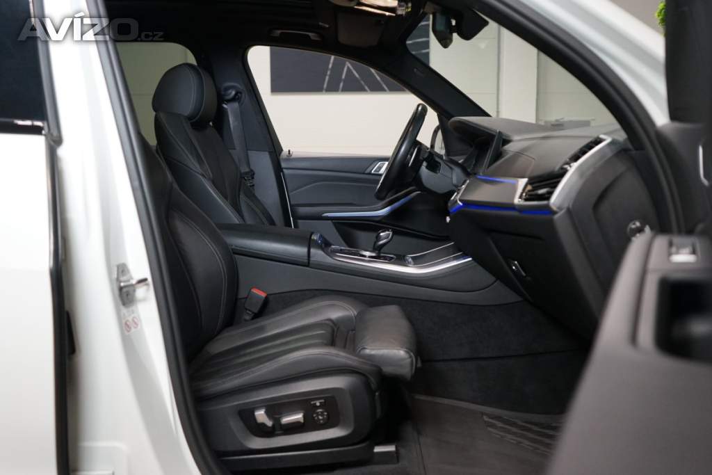 Foto inzerátu BMW X5 40i*xDRIVE*LED*CAMERA*CARPLAY*