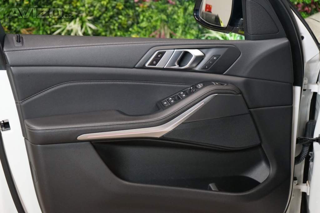 Foto inzerátu BMW X5 40i*xDRIVE*LED*CAMERA*CARPLAY*