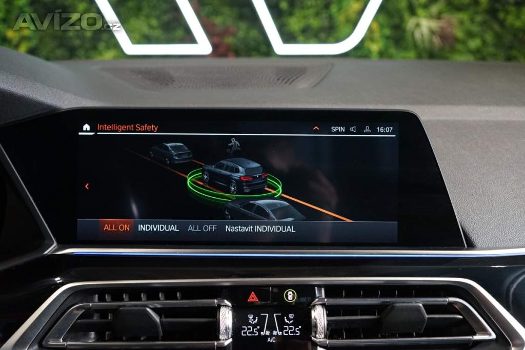 Foto inzerátu BMW X5 30d*xDRIVE*PANO*HUD*TAŽ*NEZ.TO