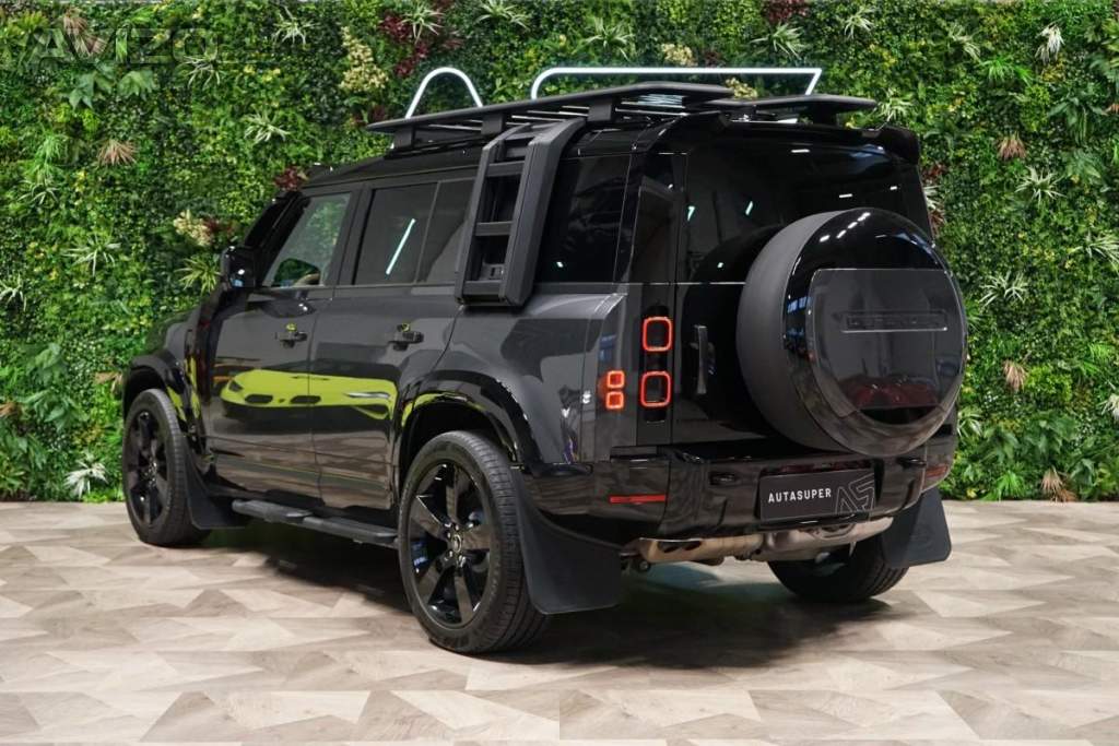 Foto inzerátu Land Rover Defender D300*110*HSE*X-DYNAMIC*