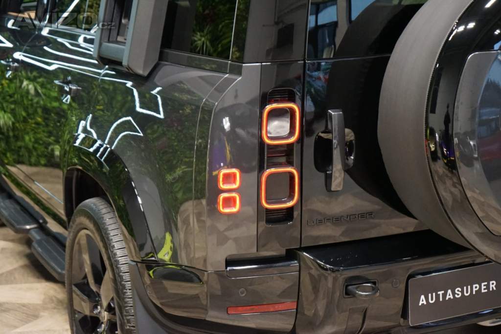 Foto inzerátu Land Rover Defender D300*110*HSE*X-DYNAMIC*