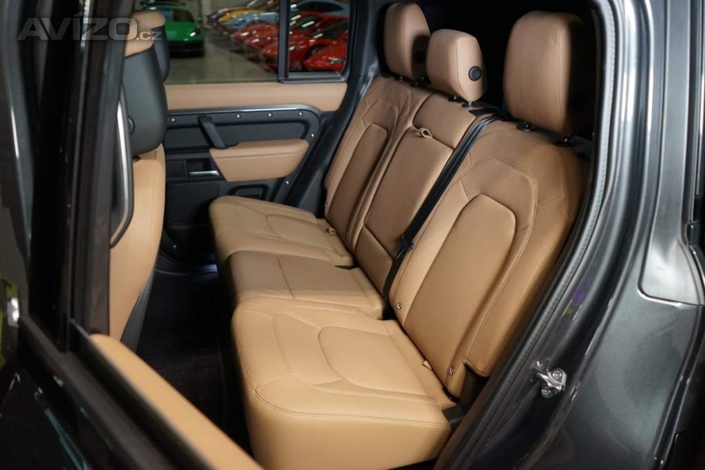 Foto inzerátu Land Rover Defender D300*110*HSE*X-DYNAMIC*