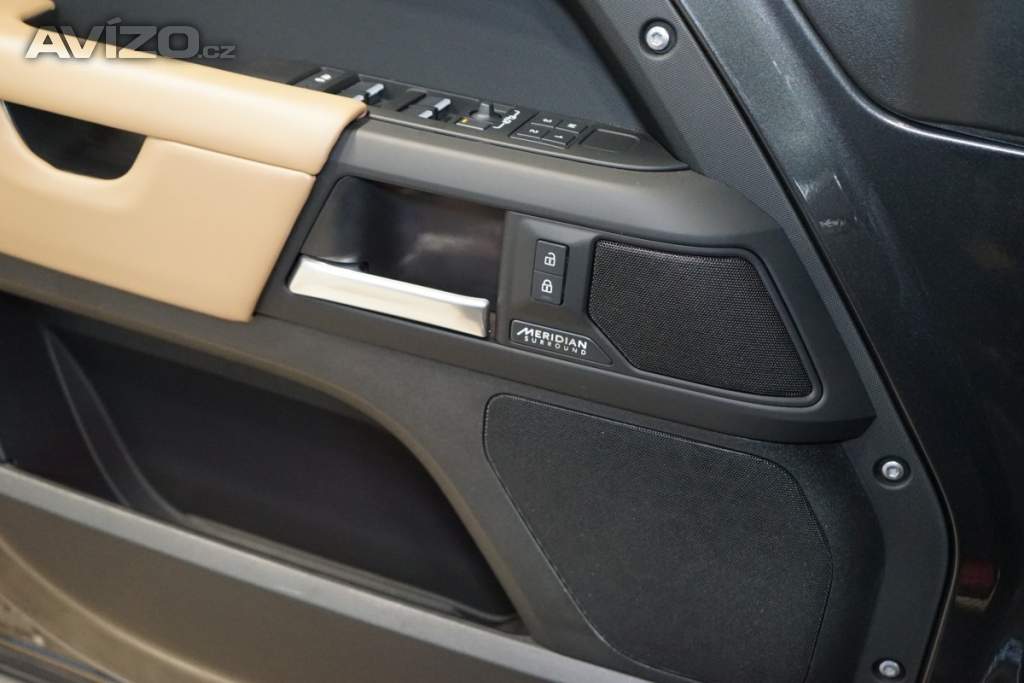 Foto inzerátu Land Rover Defender D300*110*HSE*X-DYNAMIC*