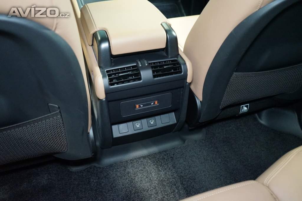 Foto inzerátu Land Rover Defender D300*110*HSE*X-DYNAMIC*