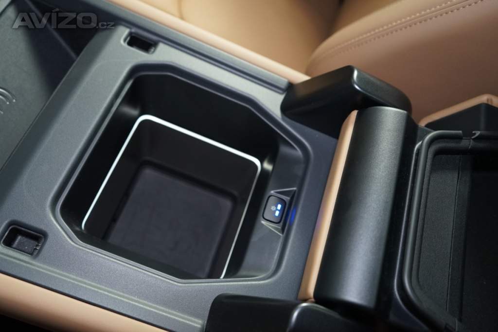 Foto inzerátu Land Rover Defender D300*110*HSE*X-DYNAMIC*