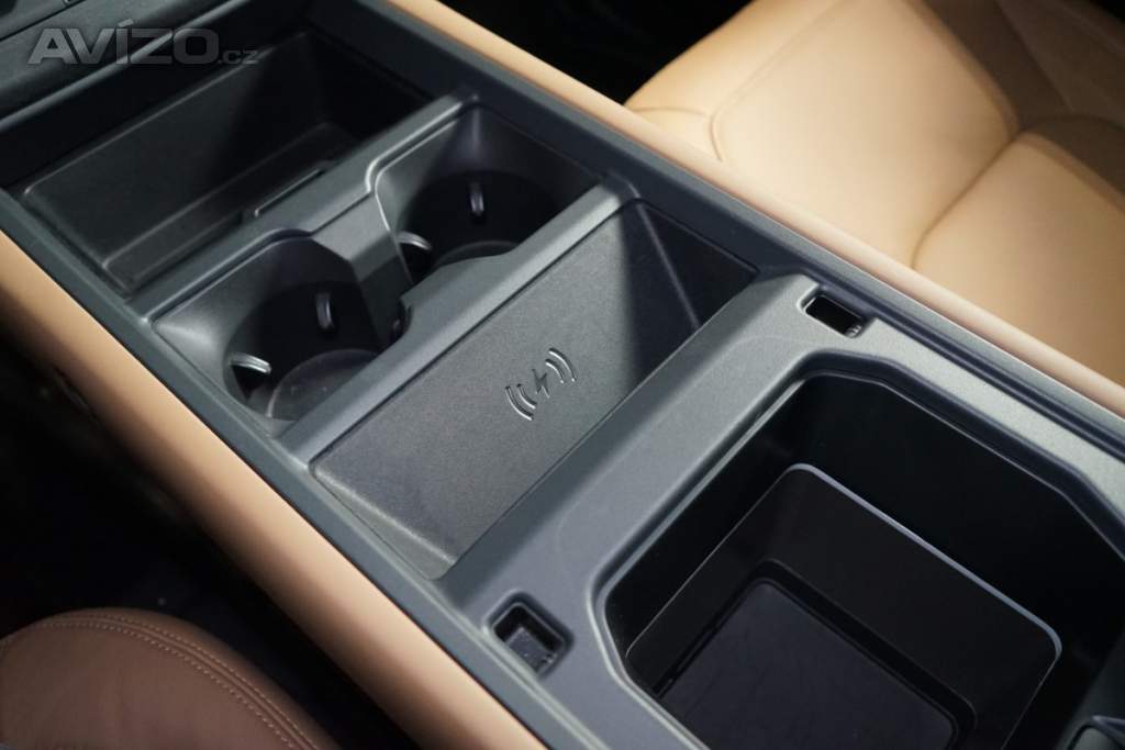 Foto inzerátu Land Rover Defender D300*110*HSE*X-DYNAMIC*