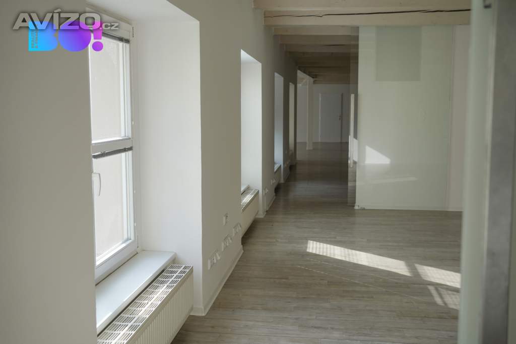 Foto inzerátu Pronájem kanceláře 260 m² – ul. Zubatého Praha 5