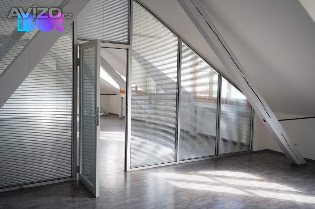 Foto inzerátu Pronájem kanceláře 120 m² + sklad 17,6 m², ul. Zubatého Praha 5