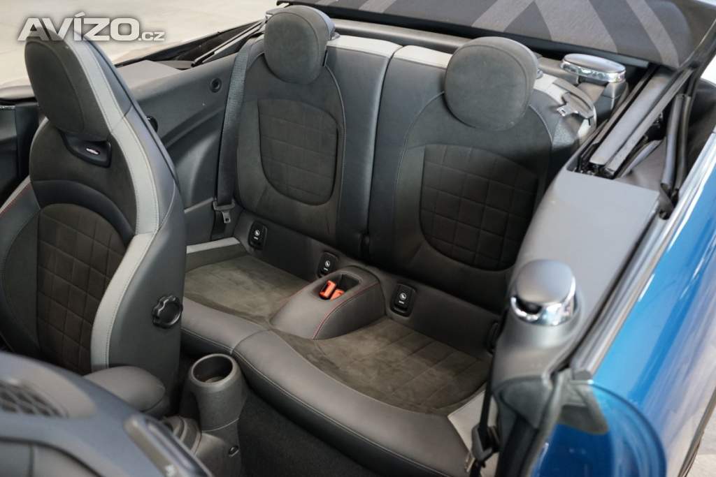 Foto inzerátu Mini Cooper JCW*CABRIO*170kW*CAMERA*CARPLA