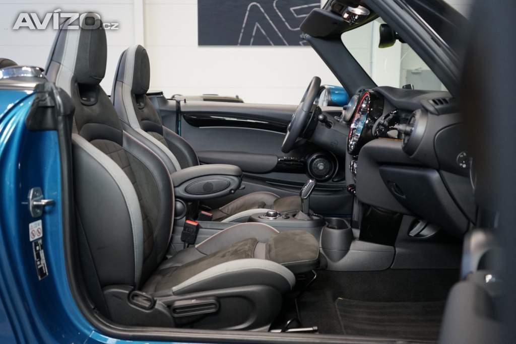 Foto inzerátu Mini Cooper JCW*CABRIO*170kW*CAMERA*CARPLA
