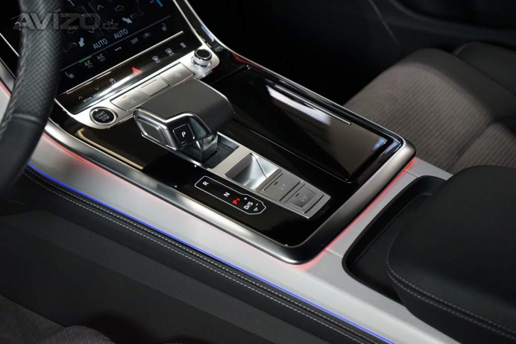 Foto inzerátu Audi Q8 50 TDI*QUATTRO*S-LINE*TAŽ*360*