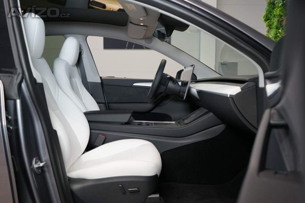Foto inzerátu Tesla Model Y DUAL-MOTOR*PERFORMANCE*