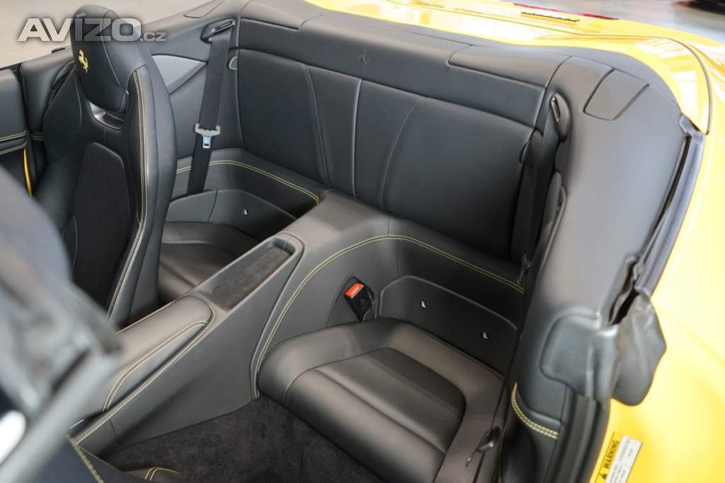 Foto inzerátu Ferrari Portofino TWO-TONE*BLUE CARBON*GIALLO MO