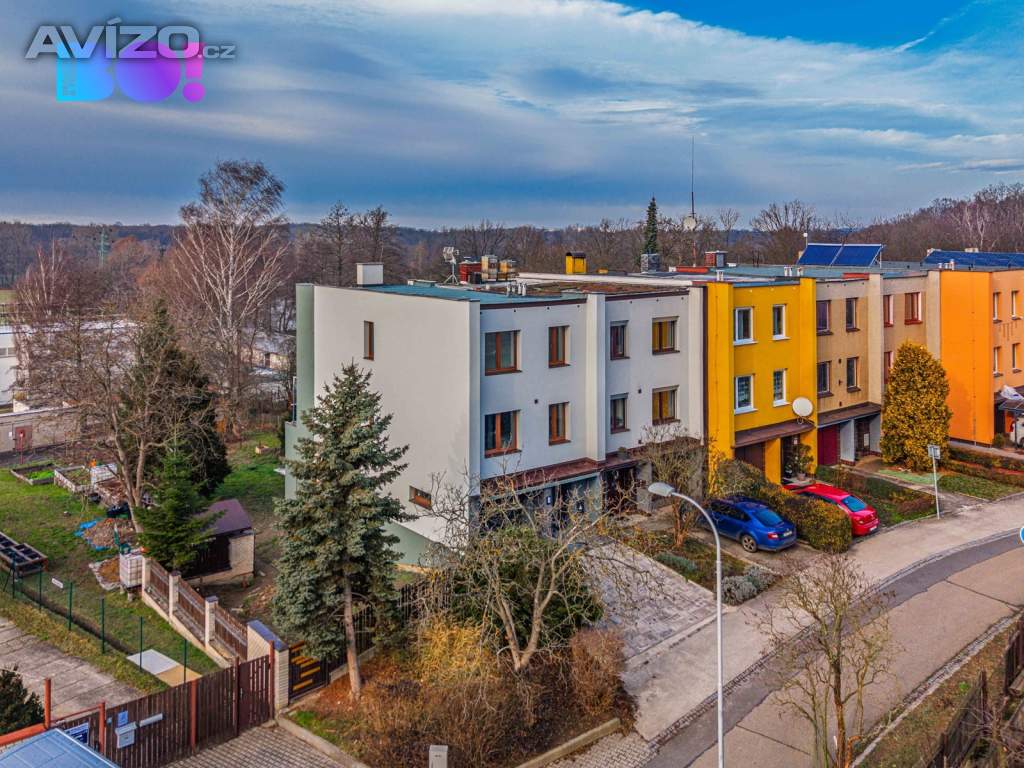 Foto inzerátu Luxusně zrekonstruovaný řadový dům 239 m² s pozemkem 508 m², na ul. Hýlová, Ostrava – Výškovice