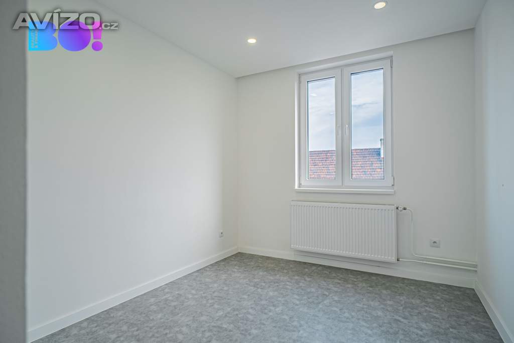 Foto inzerátu Luxusně zrekonstruovaný řadový dům 239 m² s pozemkem 508 m², na ul. Hýlová, Ostrava – Výškovice