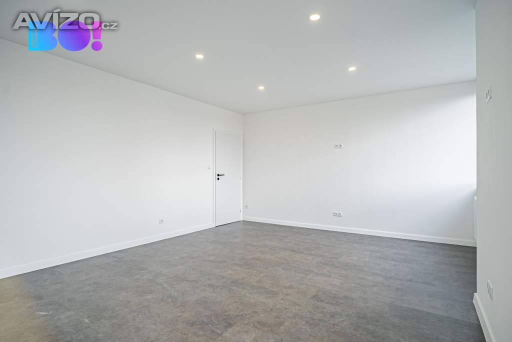 Foto inzerátu Luxusně zrekonstruovaný řadový dům 239 m² s pozemkem 508 m², na ul. Hýlová, Ostrava – Výškovice