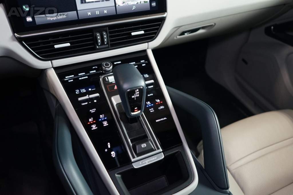 Foto inzerátu Porsche Cayenne E-HYBRID*360*PANO*TAŽ*PASM*CHR