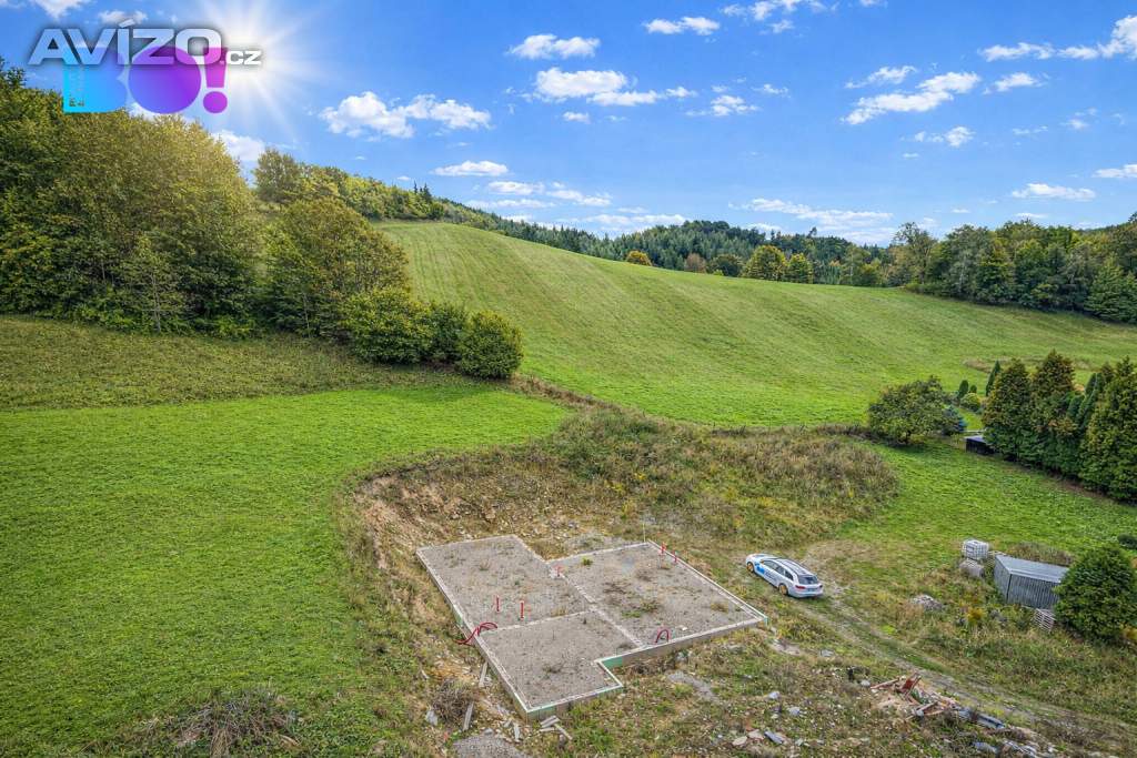 Prodej stavebního pozemku se základovou deskou a projektem, 4 560 m², Hanušovice