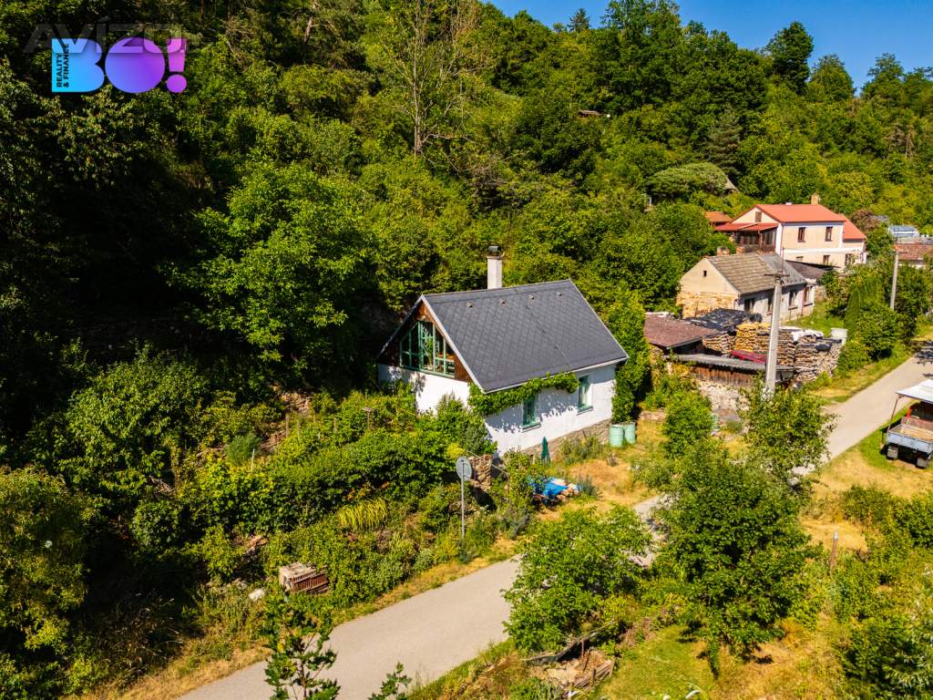 Prodej malého rodinného domku se zahradou, Staré Dobrkovice, okr. Český Krumlov