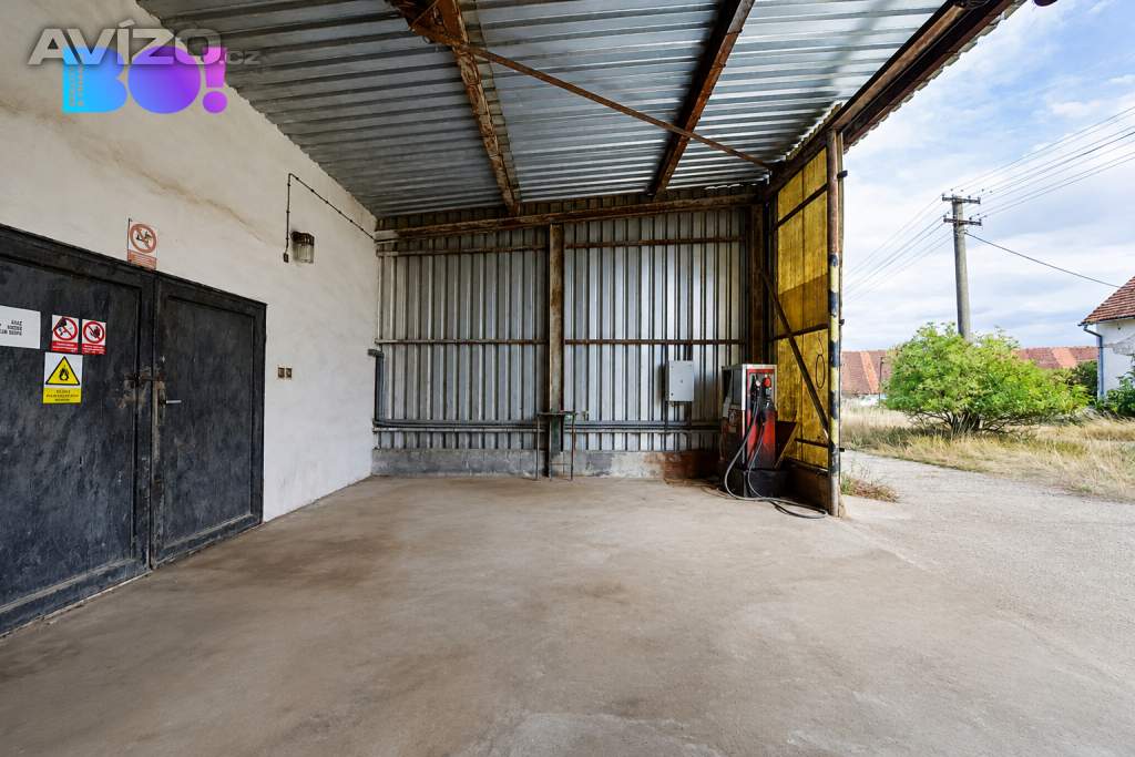 Foto inzerátu Prodej zemědělského areálu 32 709 m², Vícenice u Dolních Lažan, okres Třebíč