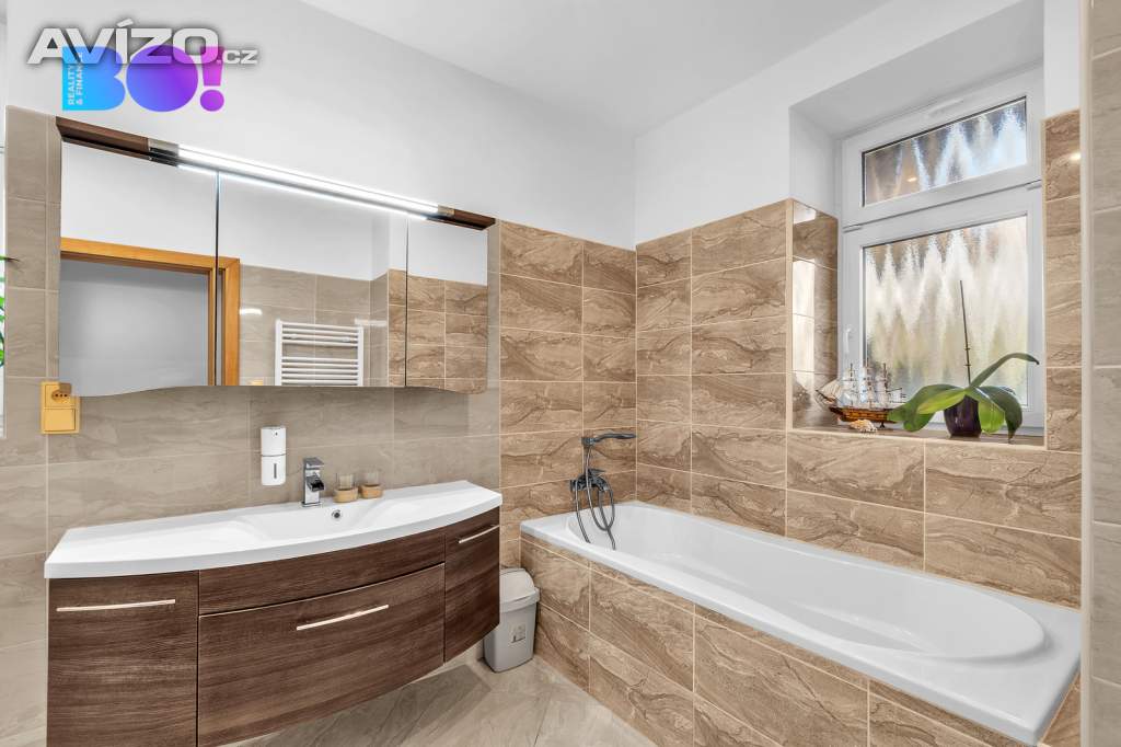 Foto inzerátu Prodej rodinného domu 239 m², pozemek 667 m², Slatina nad Úpou