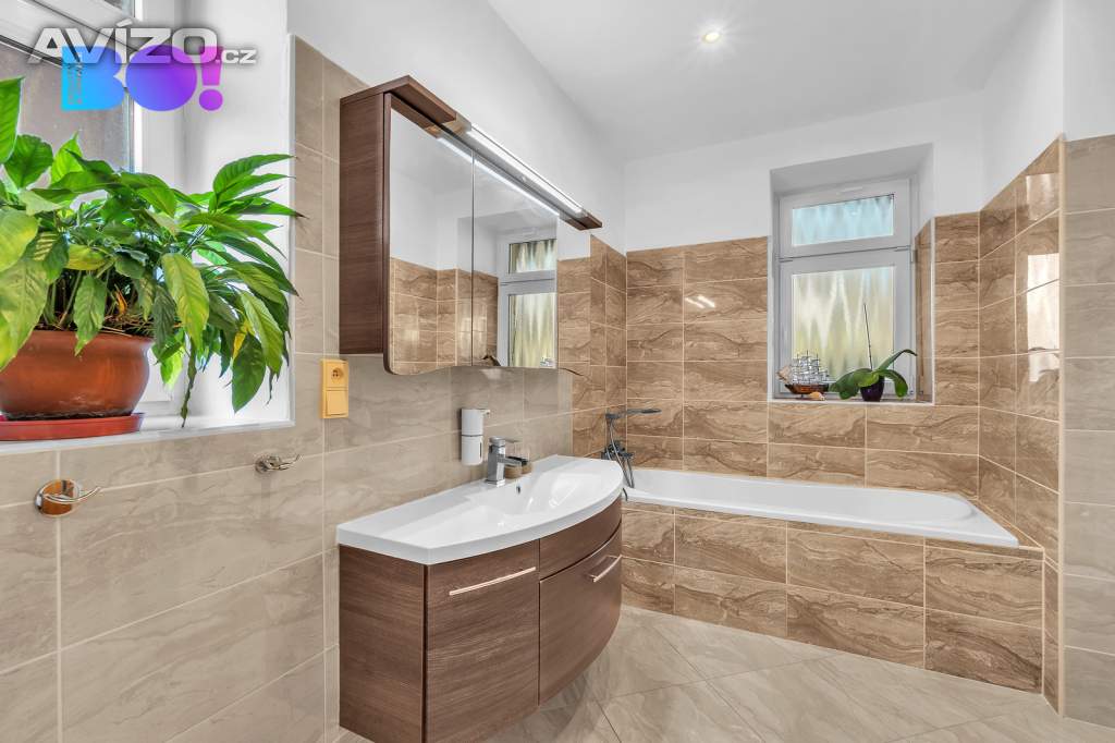 Foto inzerátu Prodej rodinného domu 239 m², pozemek 667 m², Slatina nad Úpou