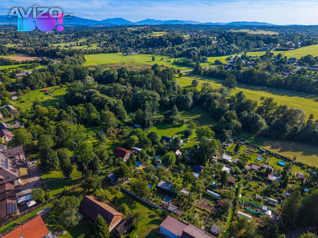 Foto inzerátu Zahrada 395 m² s pergolou, bazénem a vzrostlou zelení | Havířov-Město