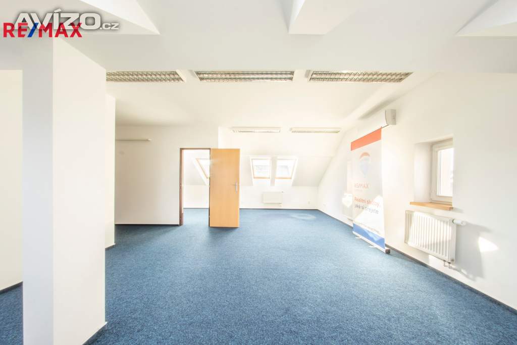 Pronájem kanceláře 70m2 včetně parkování, tepla a vody