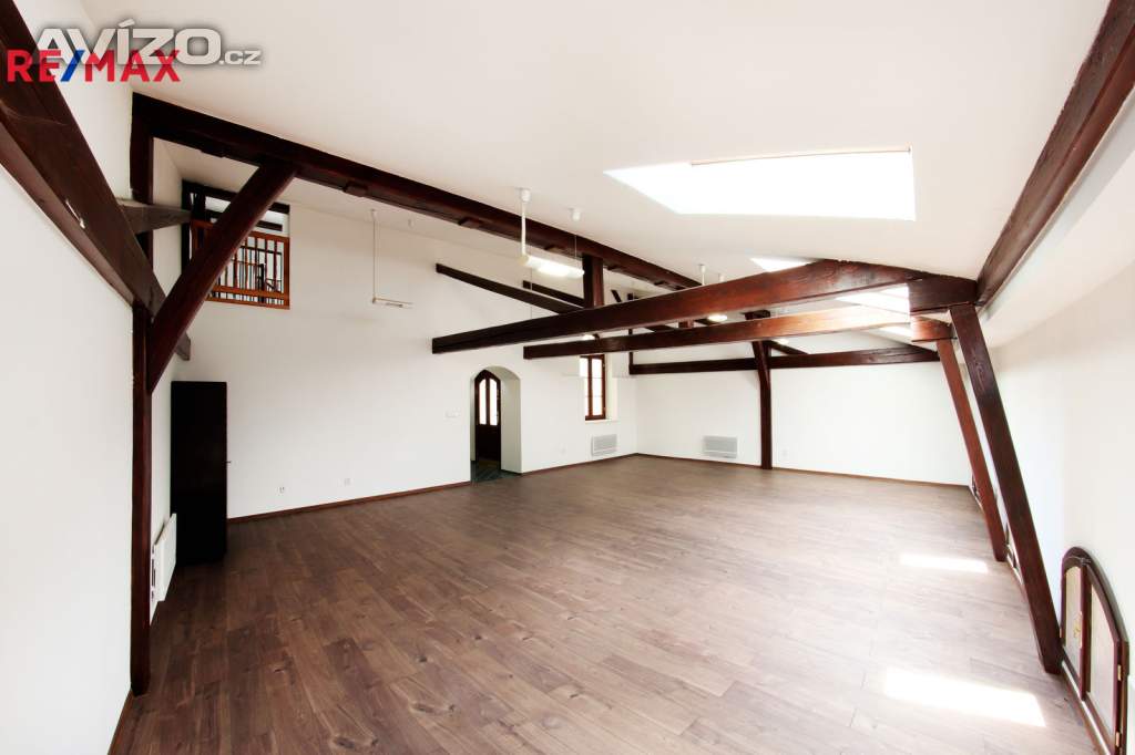 Pronájem Komerčních prostor 140 m2, nám. Svobody, Frýdek-Místek