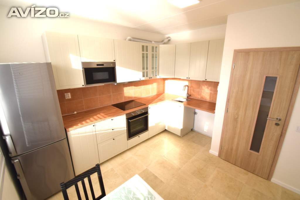 Exkluzivní prodej světlého 1+1, 39m2 + 2m2 sklepní kóje, byt i dům po kompletní rekonstrukci