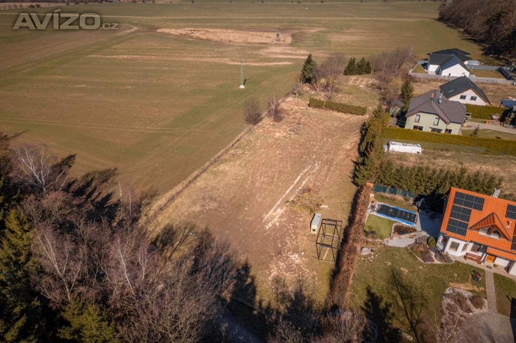 Krásný stavební pozemek 912 m2  v atraktivní lokalitě obce Žernovka Praha -Východ TOP LOKALITA !