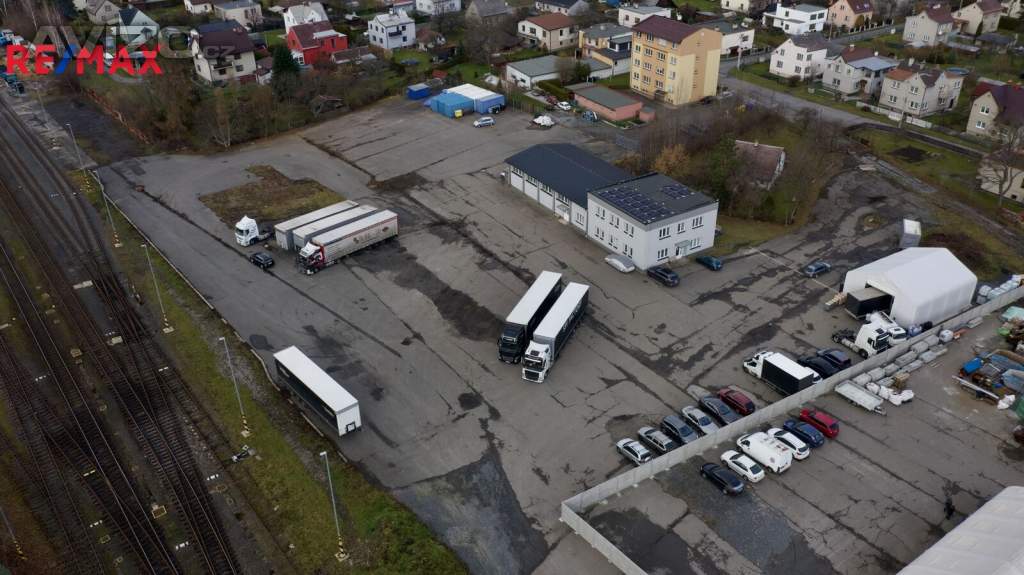 Foto inzerátu Pronájem odstavné plochy pro nejen kamiónovou dopravu - kontejnery, stroje