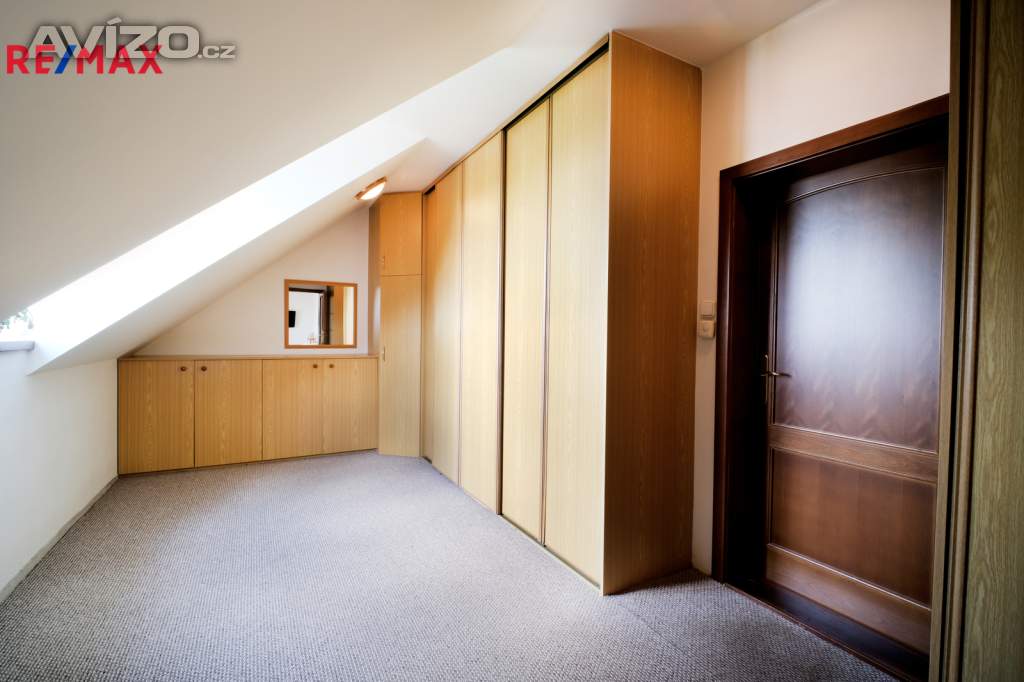 Foto inzerátu Prodej dvougeneračního domu, 347 m² s pozemkem 975 m², Ostrava