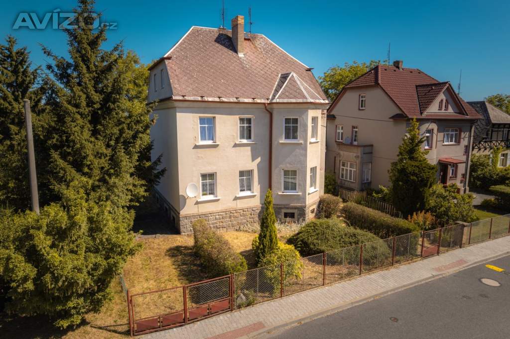 Prvorepubliková vila 5+2 (7+3) 380m2 / balkon /garáž / zahrada 1051m2 v top lokalitě k rekonstrukci